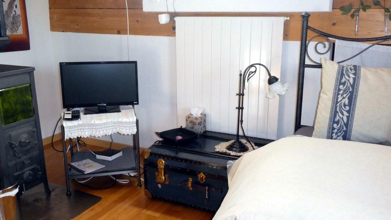 Bed & Breakfast Im Chellhof Benken  Экстерьер фото